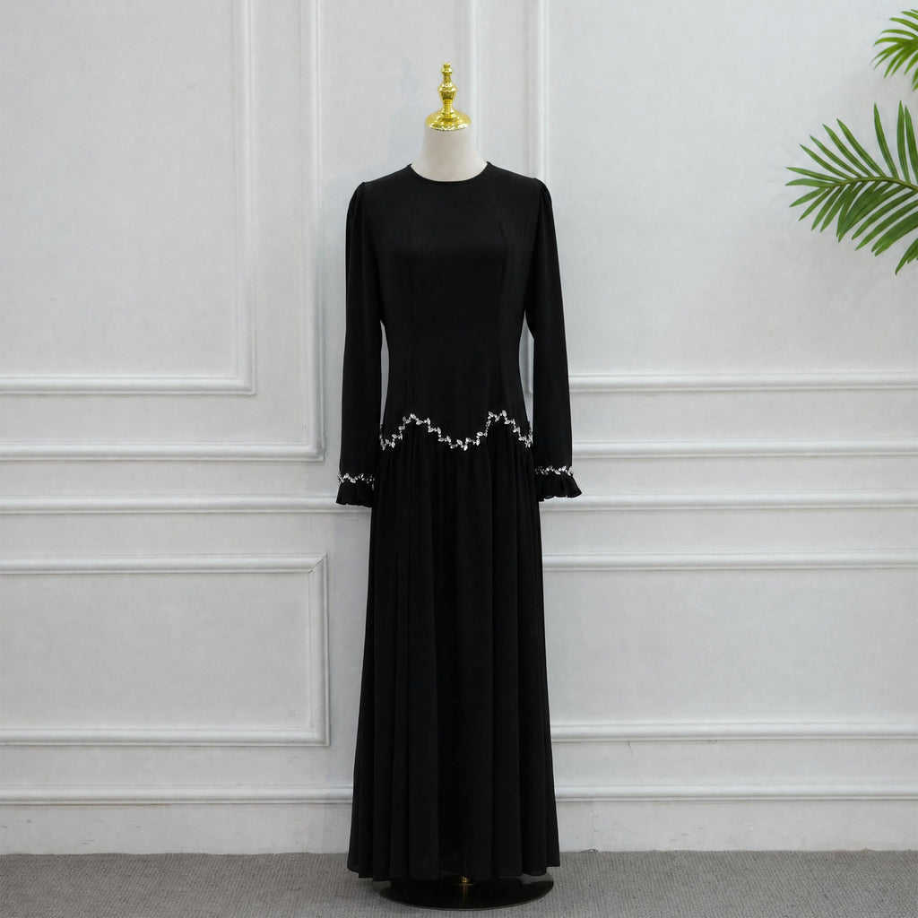 ZAYRÉVA – Elegant Lace Abaya